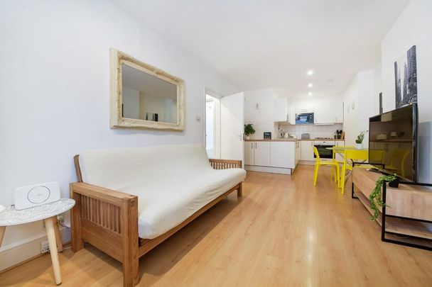 1 bedroom apartment to rent - Photo 1