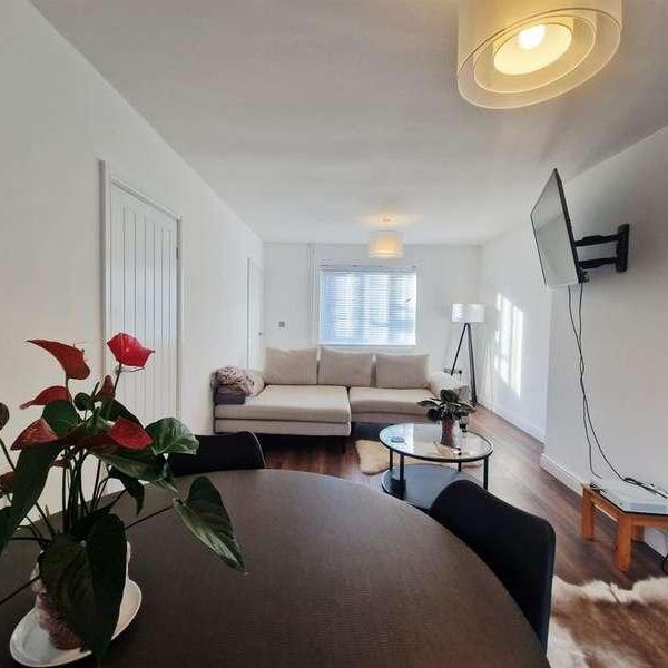 Bailey Road, NG24 - Photo 1