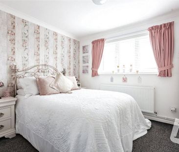 2 bedroom maisonette to rent - Photo 2
