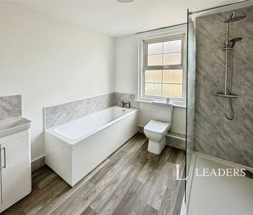 2 bedroom house to rent Latimer Road, Eastbourne, East Sussex, BN22 - Photo 2