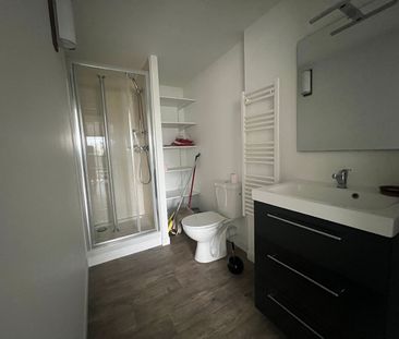Location Appartement 2 pièces 45m² LA ROCHELLE 17000 - Photo 5