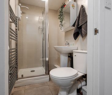 1 Bed Flat, Lower Breck Road, L6 - Photo 1