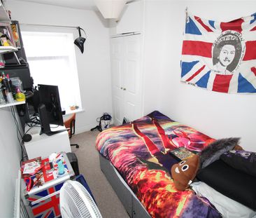 Room For Rent Collins Terrace, Pontypridd - Photo 3