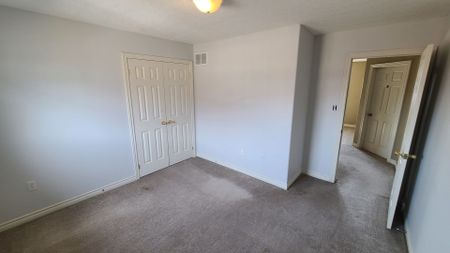 318 Johnson Street - Room #2, The Real Unit 2, Barrie ON L4M7A1 - Photo 5