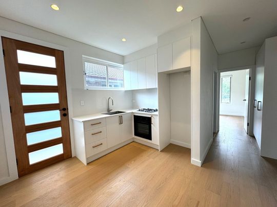NEAR NEW GRANNY FLAT - 1 BEDROOM - Photo 1