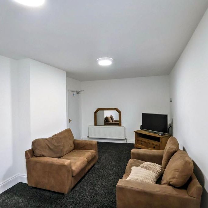 1 bedroom in a house share to rent - Photo 1