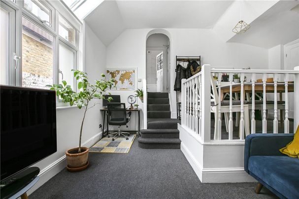 St. John’s Avenue, Putney, SW15 6AL - Photo 1