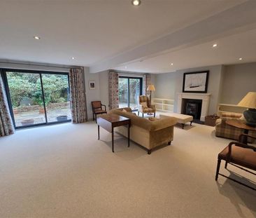 5 bedroom detached house to rent - Photo 2