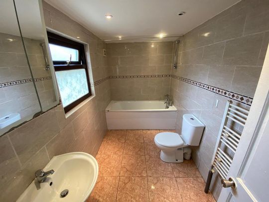 4 bedroom terraced house to rent - Photo 1