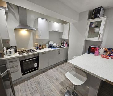 3 bedroom flat to rent - Photo 3