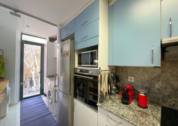 Apartamento amueblado de 3 dormitorios y 2 baños con patio en la Plaza de Cort, Palma.