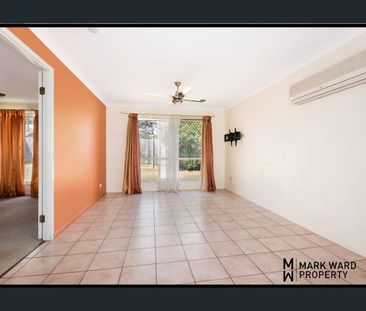 LOW-SET 3 BEDROOM BRICK HOME IN COOPERS PLAINS VILLAGE - Photo 3