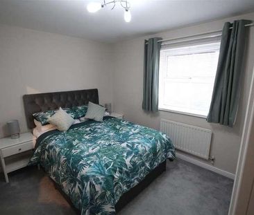 Fearnley Croft, Gomersal, Cleckheaton, BD19 - Photo 1