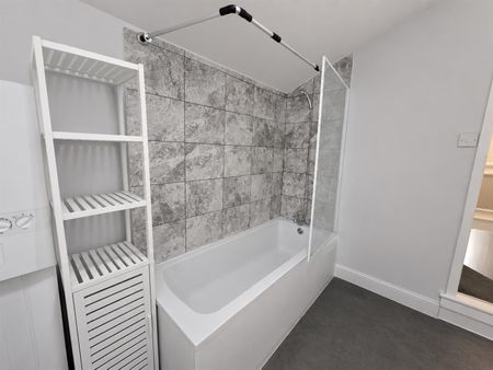 Alston Road, London N18 - Photo 3