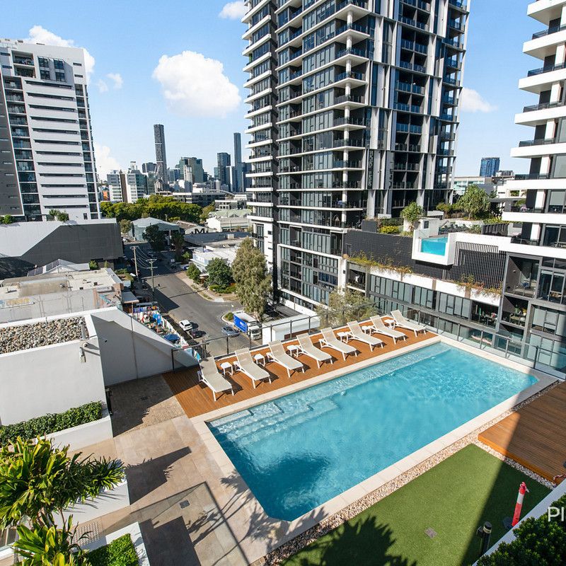 Stunning Apartment In Unbeatable Location - Photo 1