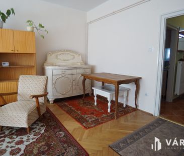 Kiadó földszinti lakás a Kossuth Téren! - Photo 5