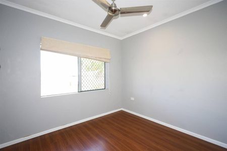 Tidy Family Home with Excellent Side Access – Quiet Cul‑de‑Sac Location - Photo 5