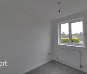2 bedroom semi-detached house to rent - Photo 2