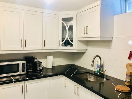 For Lease - 289 Laurentian Avenue Unit# Basement Unit, Mississauga, Ontario - Photo 5