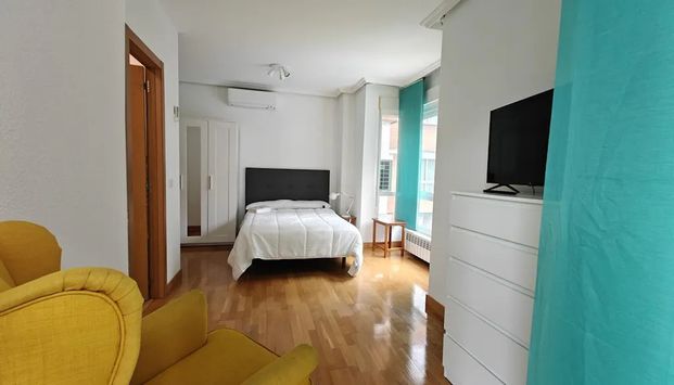 Calle de Pepe Isbert, Madrid, Community of Madrid 28017 - Photo 1