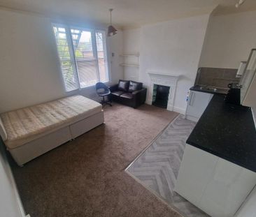 Studio to rent - Photo 3