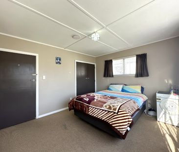 3 Bedroom Home in Upper Hutt - Photo 1