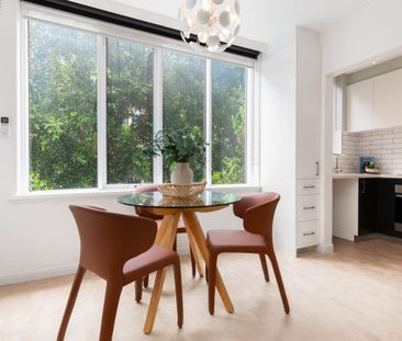 2/158 Williams Road, Prahran VIC 3181 - Apartment For Rent | Domain - Photo 2