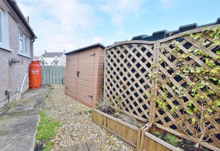 3 bedroom semi-detached house to rent - Photo 5