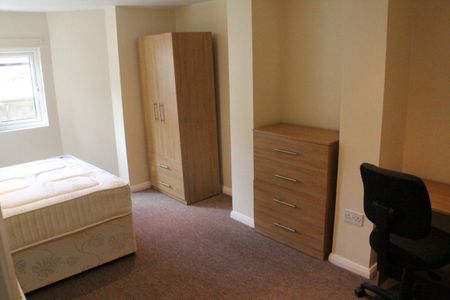 5 Bed - 4 St. Anns Mount, Burley, Leeds - LS4 2PH - Student - Photo 2