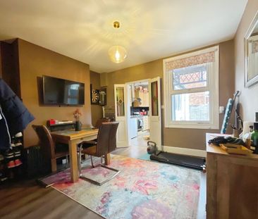 2 bedroom Mid Terraced House to let - Photo 2