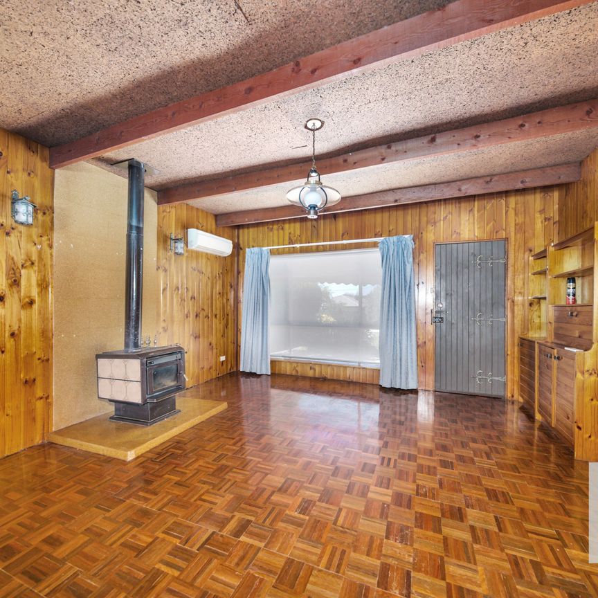 Family Perfection in Prime St Albans Location - Photo 1