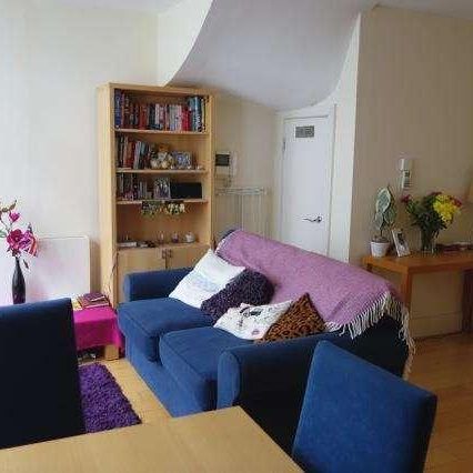 Clapham Manor St, London, SW4 - Photo 1