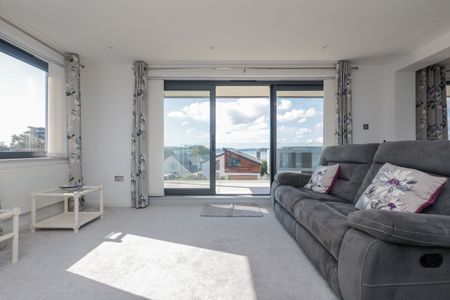 3 bed apartment to rent in Wykeham Lodge, 16 Chaddesley Glen , BH13 - Photo 3