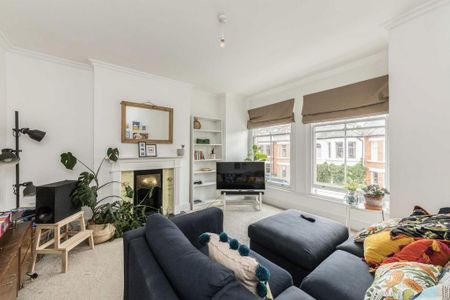 3 bedroom flat to rent - Photo 5