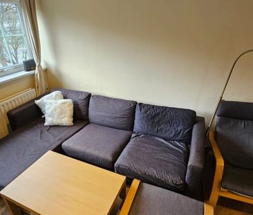 Gledhow Valley Road, Leeds, LS17 6LX - Photo 2