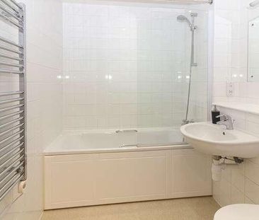 Oakgrove - Modern Bed,. Bath Home With Garden & Parking In This Sou... - Photo 3