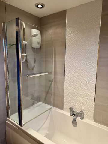 3 Bed Semi-Detached House, Birkdale Mount, LS17 - Photo 5