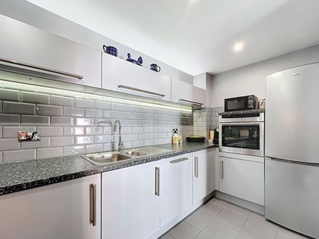 2 bed apartment to rent in Watkiss Way, Cardiff, CF11 - Photo 4