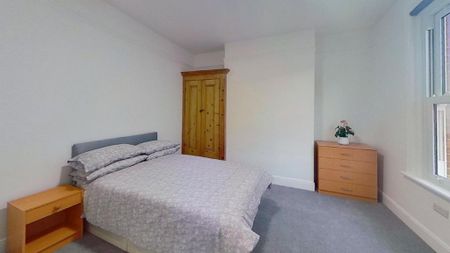 4 bedroom private hall to rent - Photo 2