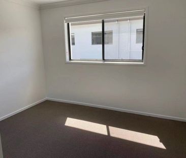 4B2B2C LUXURY TOWNHOUSE AT THE TOP LOCATION - Photo 5