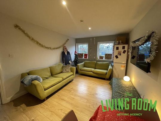 5 bedroom flat to rent - Photo 1