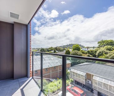 Luxury Living - Photo 4