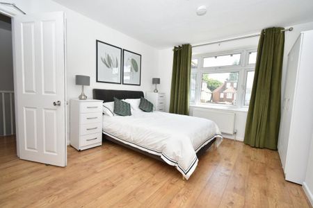 5 bedroom terraced house to rent - Photo 3
