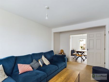 4 Bedroom - Photo 5