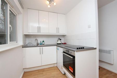 Studio to rent - Photo 4