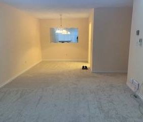 Large 2 Bedroom Condo Unit on top floor - Richmond - Photo 3