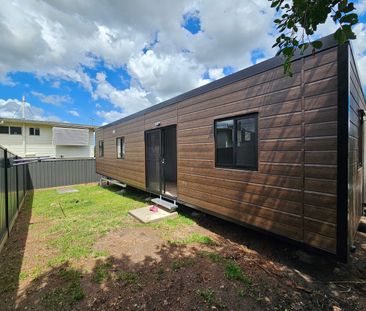 Charming 2-Bedroom House in Springwood - Photo 3