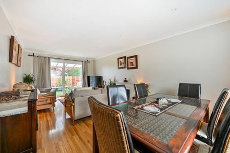 4 bedroom detached house to rent - Photo 3