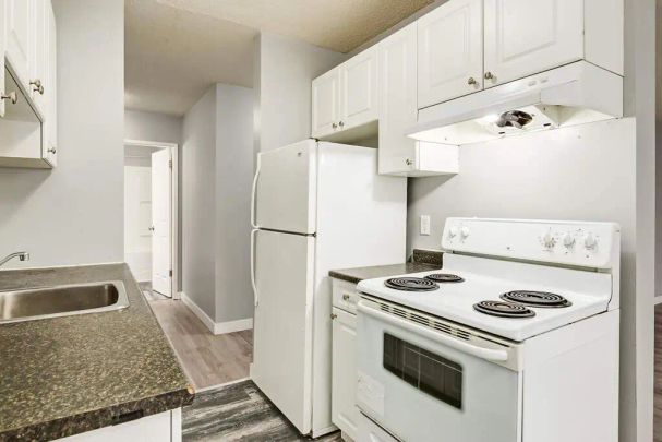 - 2 Bedroom at Madison Arms - Photo 1