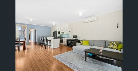Modern Courtyard Living - Photo 2
